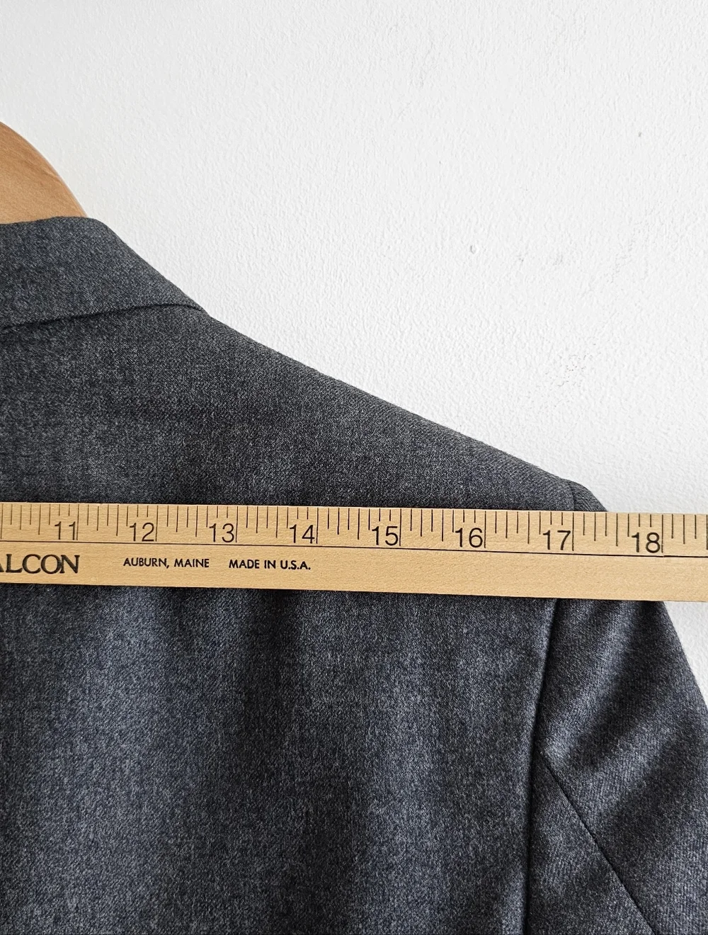 Daniel Hechter Paris 100% Wool Blazer Gray 2 Button Tailored Estimated Size 40R
